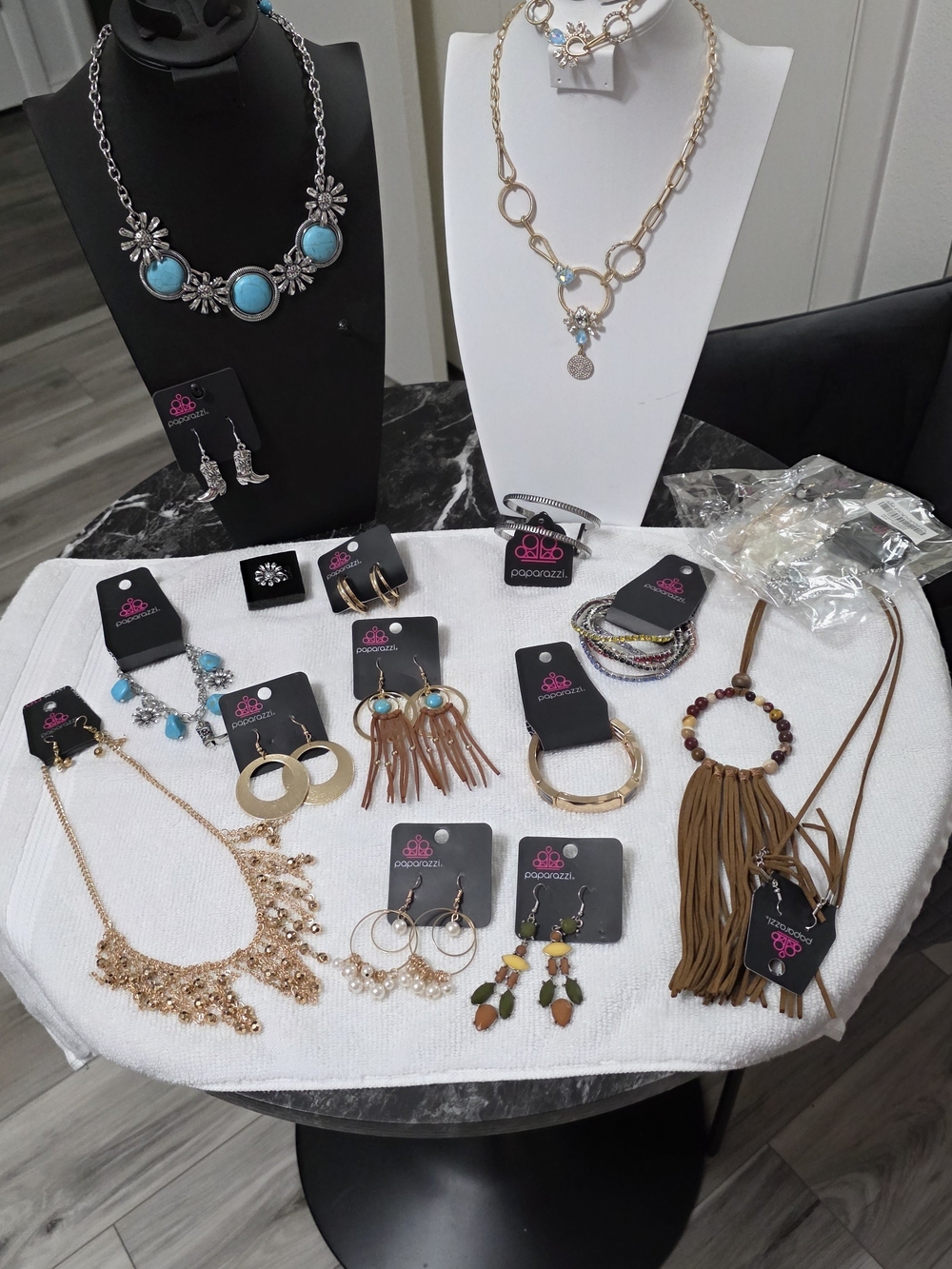 Lot of 24 Paparazzi Jewelry Pieces